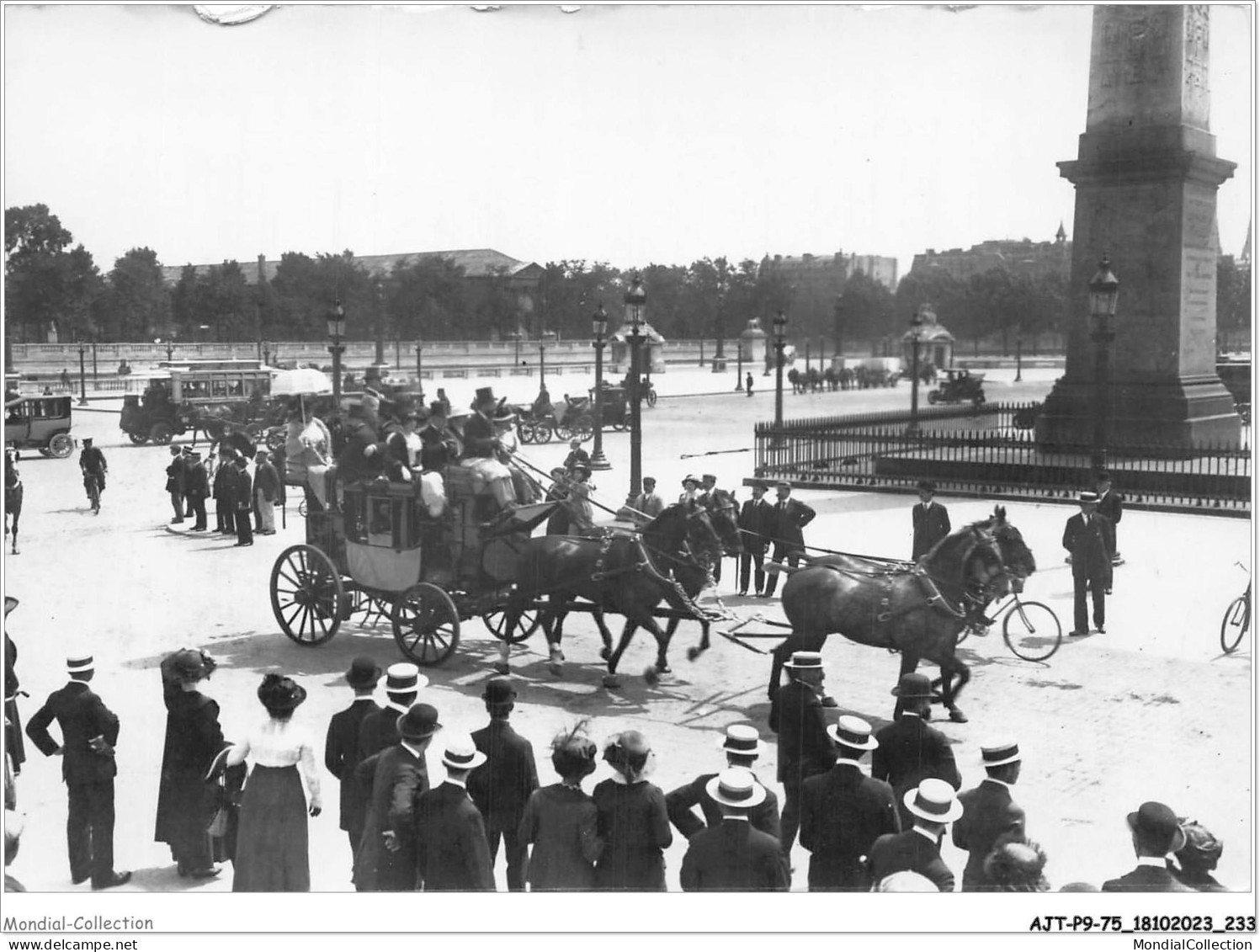 AJTP9-75-01037 - PARIS - Place De La Concorde  - Plazas