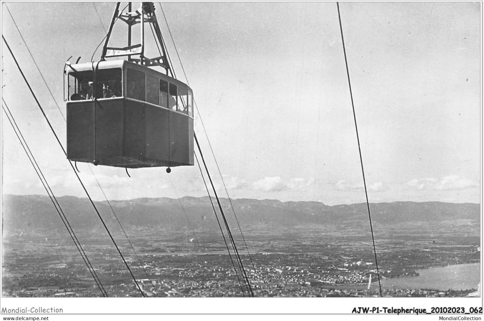 AJWP1-0032 - TELEPHERIQUE - LE MONT-SALEVE - GENEVE ET LES MONTS DU JURA - VUS DU TELEPHERIQUE  - Other & Unclassified