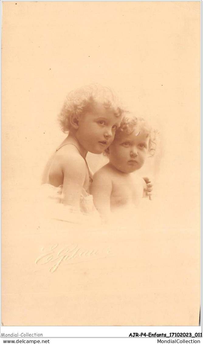 AJRP4-0352 - ENFANTS - DEUX FILLETTES - Portretten