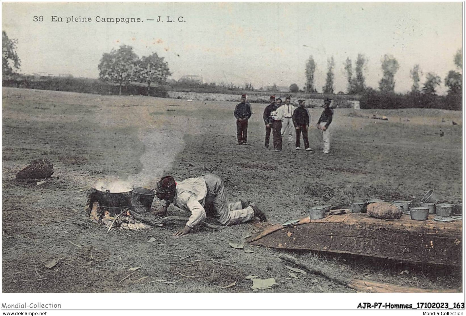 AJRP7-0730 - HOMMES - EN PLEINE CAMPAGNE  - Männer