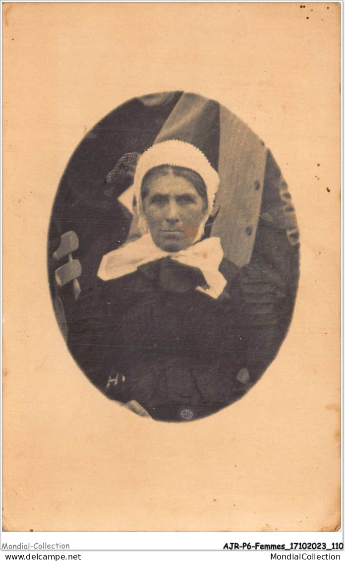 AJRP6-0550 - FEMMES PORTRAIT D UNE FEMME AU BONNET CARTE PHOTO - Frauen