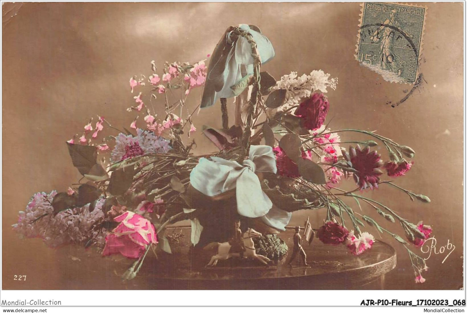 AJRP10-1011 - FLEURS - PANIER DE ROSES ET DE CRYSANTHEMES - Blumen