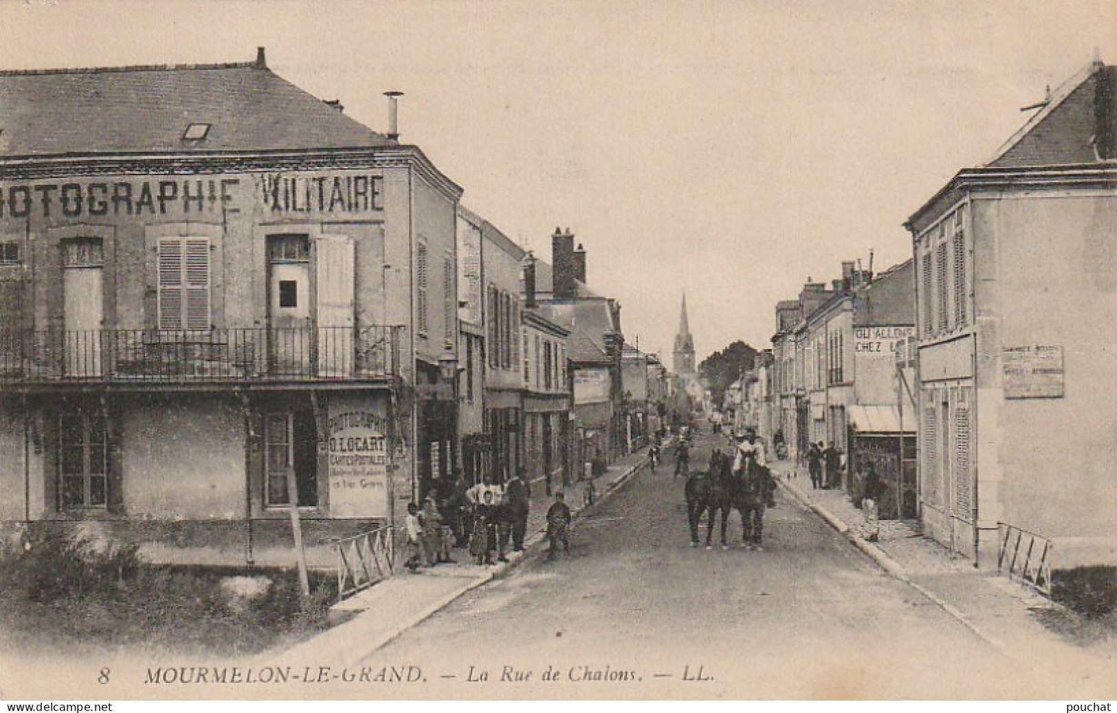 XXX -(51) MOURMELON LE GRAND - LA RUE DE CHALONS - ANIMATION - PHOTOGRAPHIE LOCART - 2 SCANS - Mourmelon Le Grand