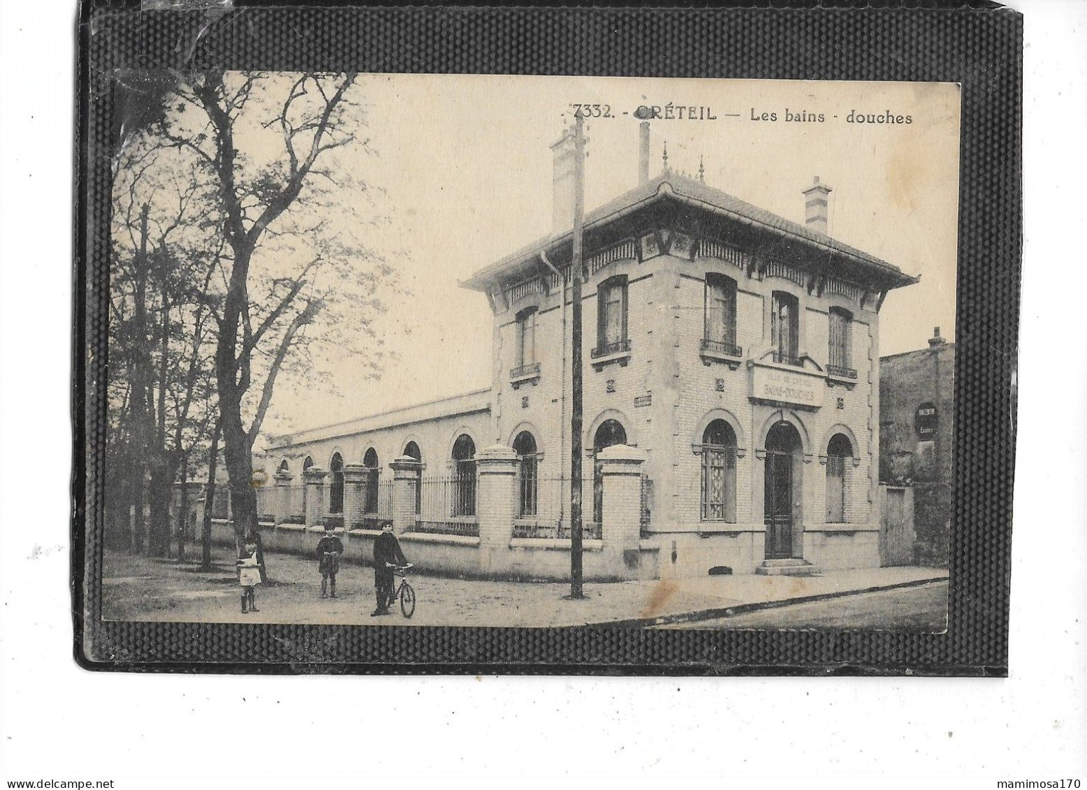 94- CRETEIL- Une Vue Animée Du BATIMENT Des " BAINS-DOUCHES " - Creteil