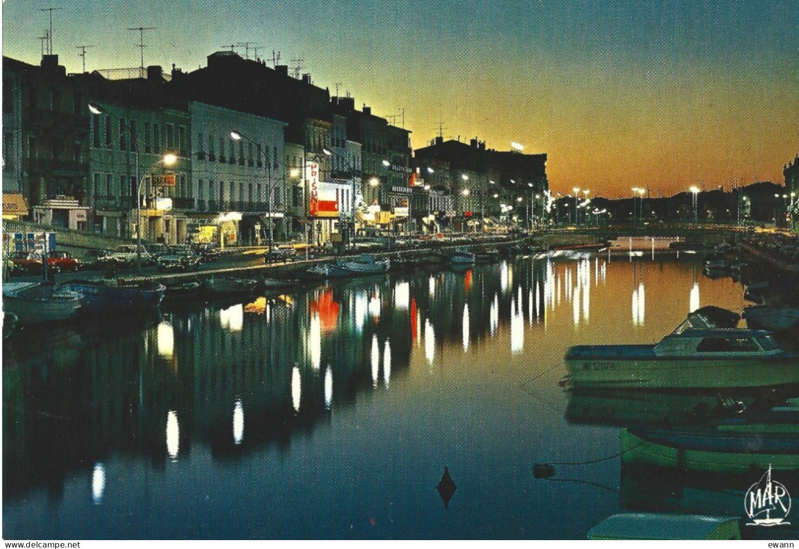 Carte Postale - Sète - Le Canal Et Les Quais La Nuit - Sete (Cette)