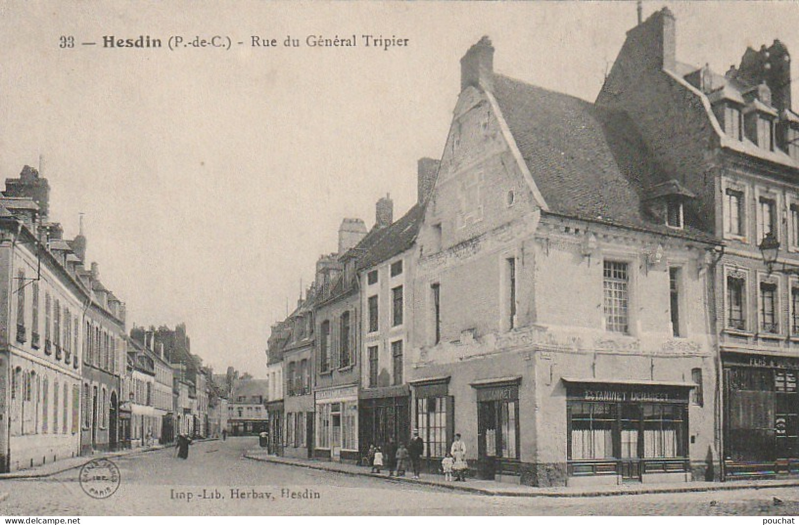 XXX -(62) HESDIN - RUE DU GENERAL TRIPIER - ANIMATION - ESTAMINET DEMAREST - IMP. LIB. HERBAY , HESDIN - 2 SCANS - Hesdin