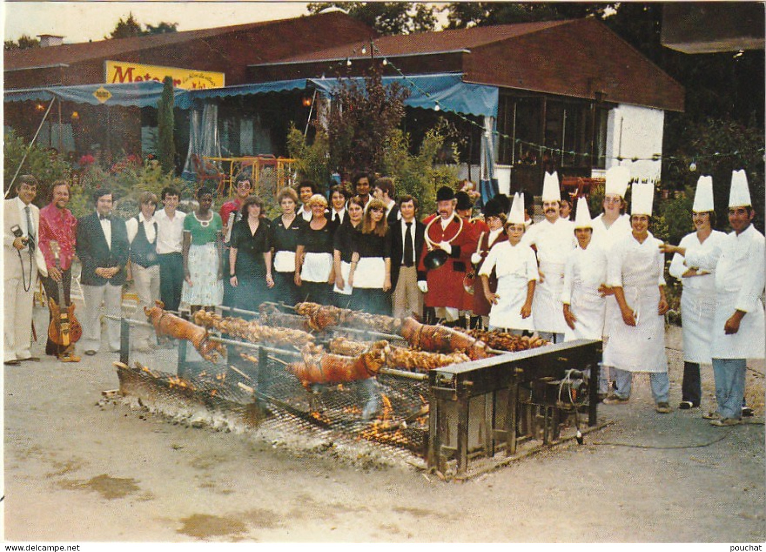 XXX -(67) PLOBSHEIM - RESTAURANT RHINLAND - CUISINIERS , SERVEURS - GROUPE DE MUSIQUE - 2 SCANS - Otros & Sin Clasificación