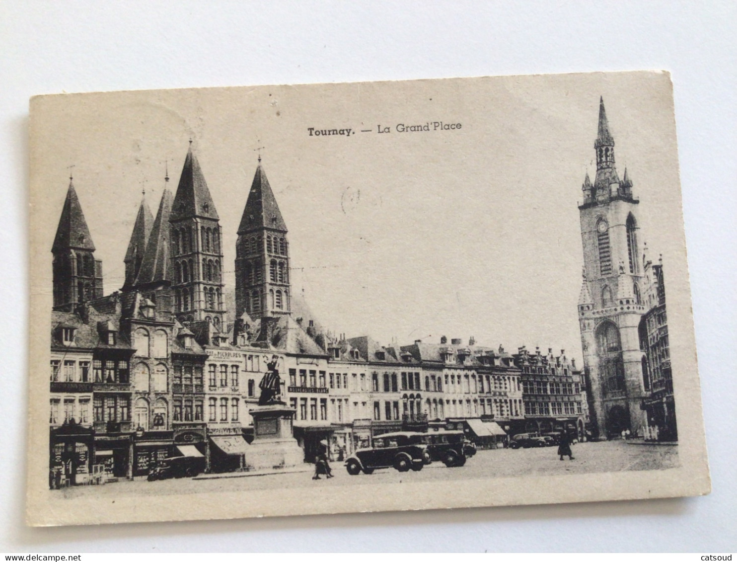 Carte Postale Ancienne. Tournay La Grand’Place (avec Anciennes Automobiles) - Tournai
