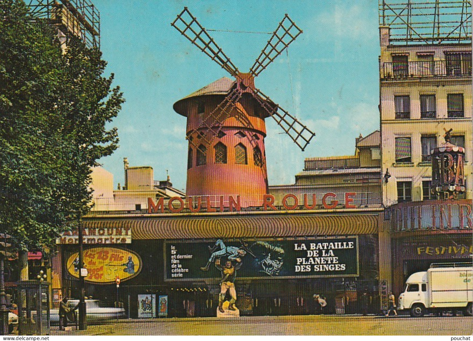XXX -(75) PARIS - LE MOULIN ROUGE - CINEMA FILM " LA BATAILLE DE LA PLANETE DES SINGES "- 2 SCANS - Distrito: 18