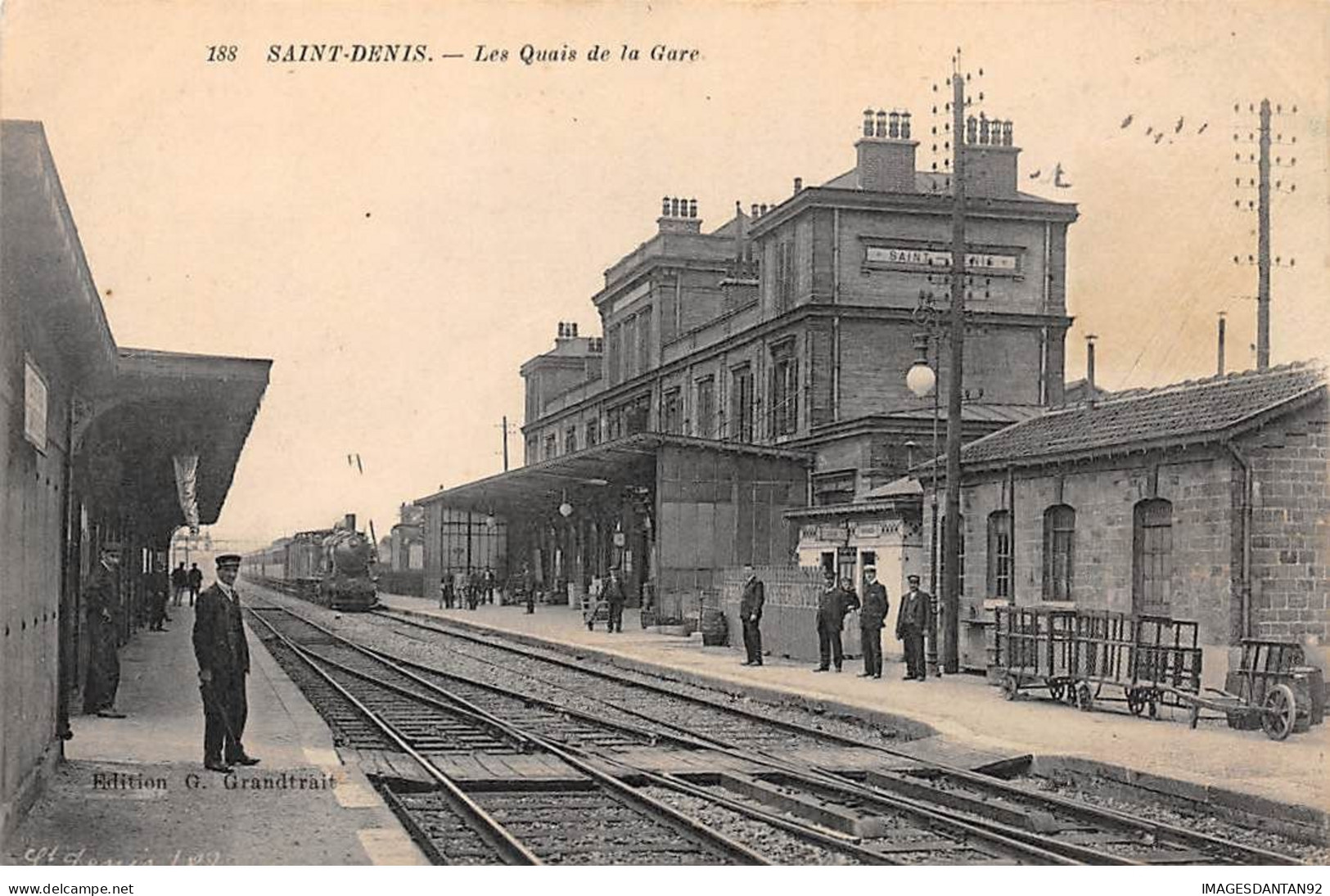 93 SAINT DENIS #19975 QUAIS DE LA GARE TRAIN LOCOMOTIVE - Saint Denis