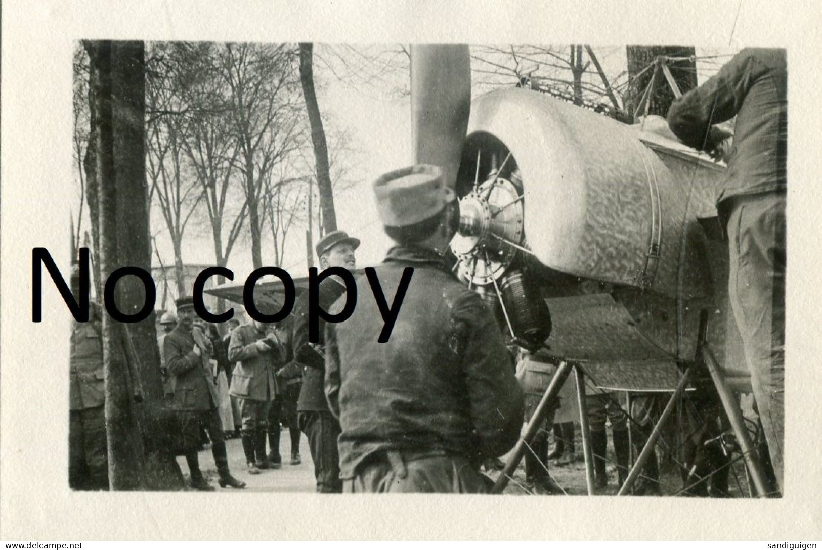 PHOTO FRANCAISE - AVION ALLEMAND FOKKER CAPTURE A COURMELOIS ET PRESENTE A REIMS MARNE - GUERRE 1914 1918 - Oorlog, Militair