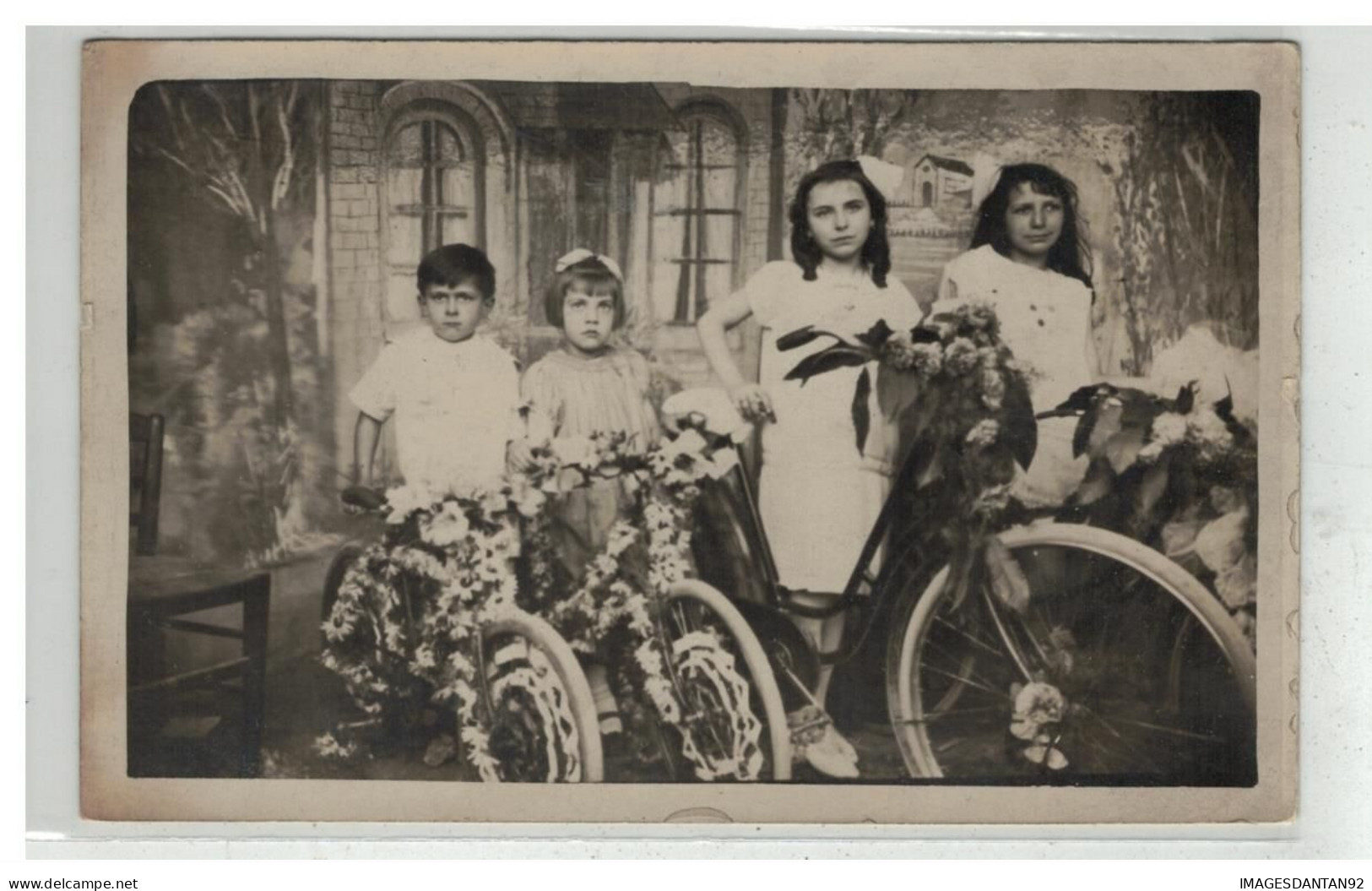 CYCLISME #17297 VELO GROUPE D ENFANTS SUR DES BICYCLETTES FLEURIES - Ciclismo