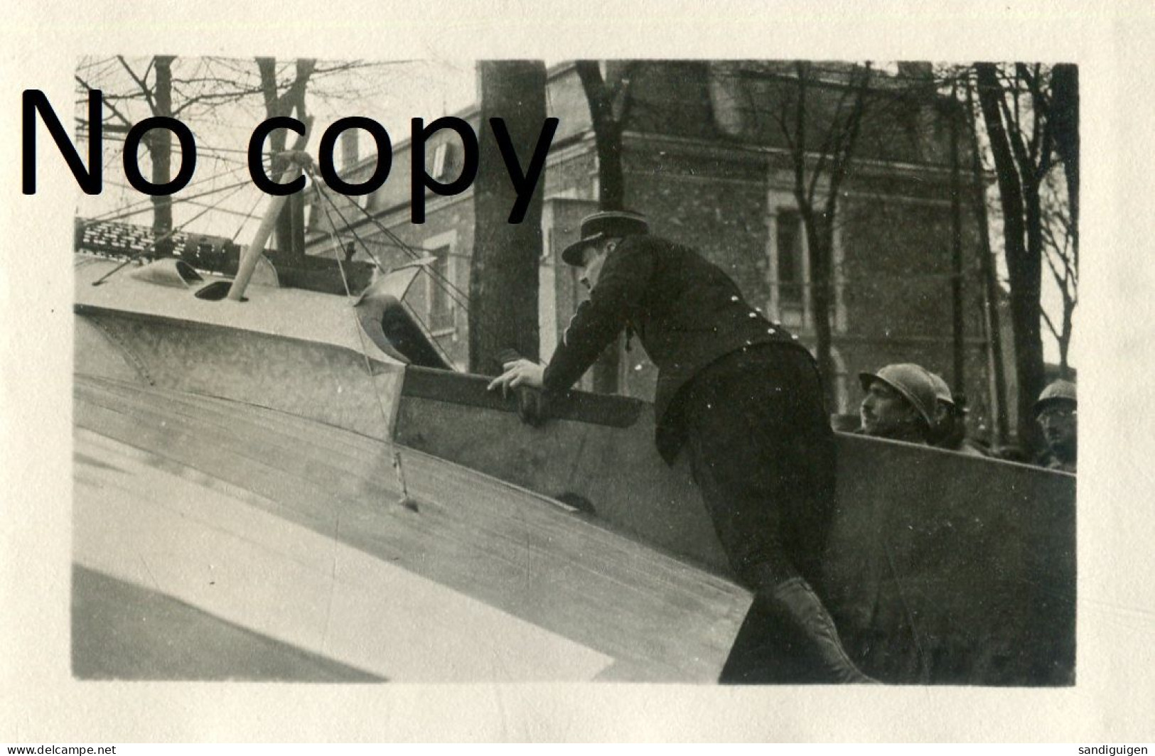 PHOTO FRANCAISE - AVION ALLEMAND FOKKER CAPTURE A COURMELOIS ET PRESENTE A REIMS MARNE - GUERRE 1914 1918 - Oorlog, Militair