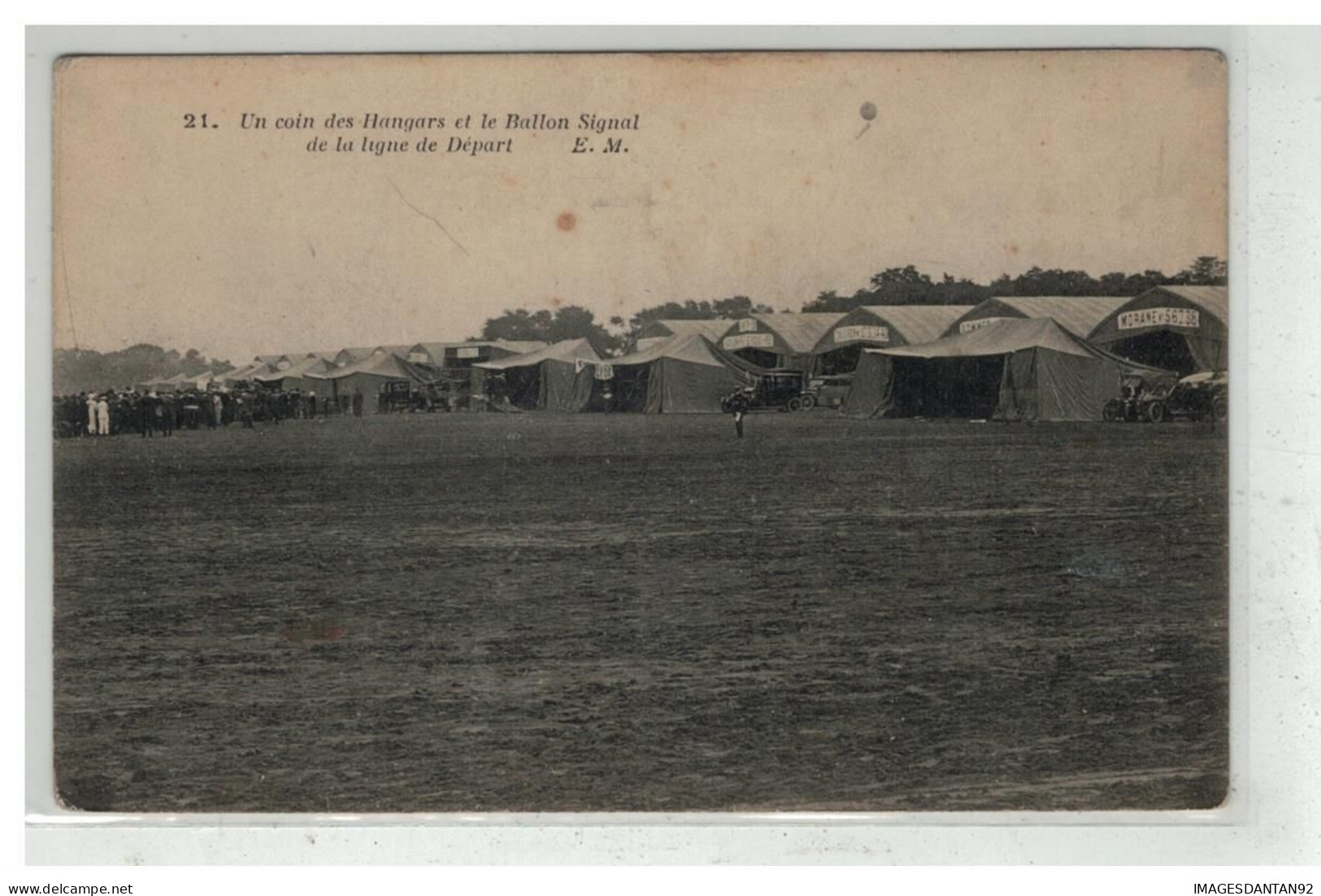 AVIATION #18261 AVION PLANE UN COIN DES HANGARS ET LE BALLON SIGNAL DE LA LIGNE DE DEPART - ....-1914: Precursori