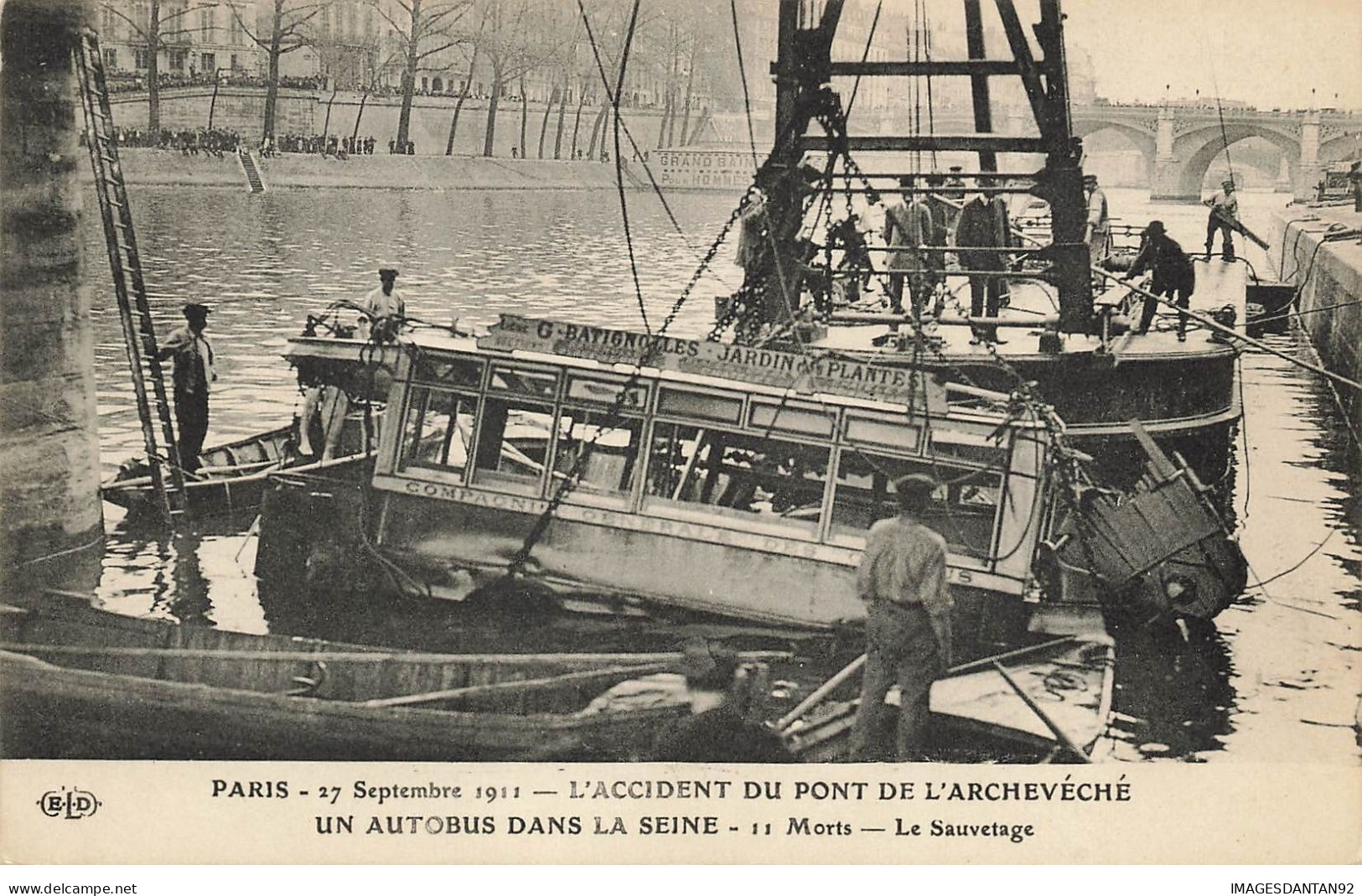 75 PARIS 05 #22595 ACCIDENT AUTOBUS DANS LA SEINE PONT ARCHEVECHE 1911 SAUVETAGE BATEAUX PENICHE - District 05