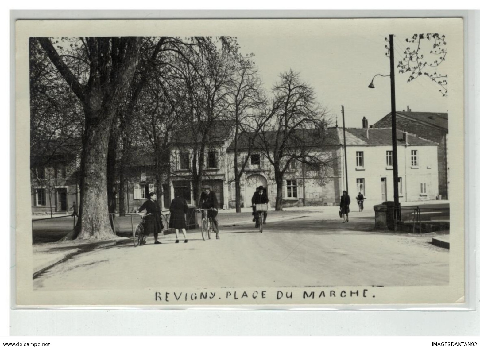 55 REVIGNY CARTE PHOTO PLACE DU MARCHE - Revigny Sur Ornain