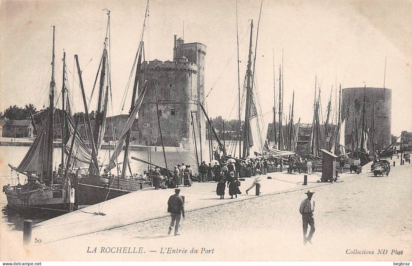 LA ROCHELLE     ENTREE DU PORT   QUAI - La Rochelle