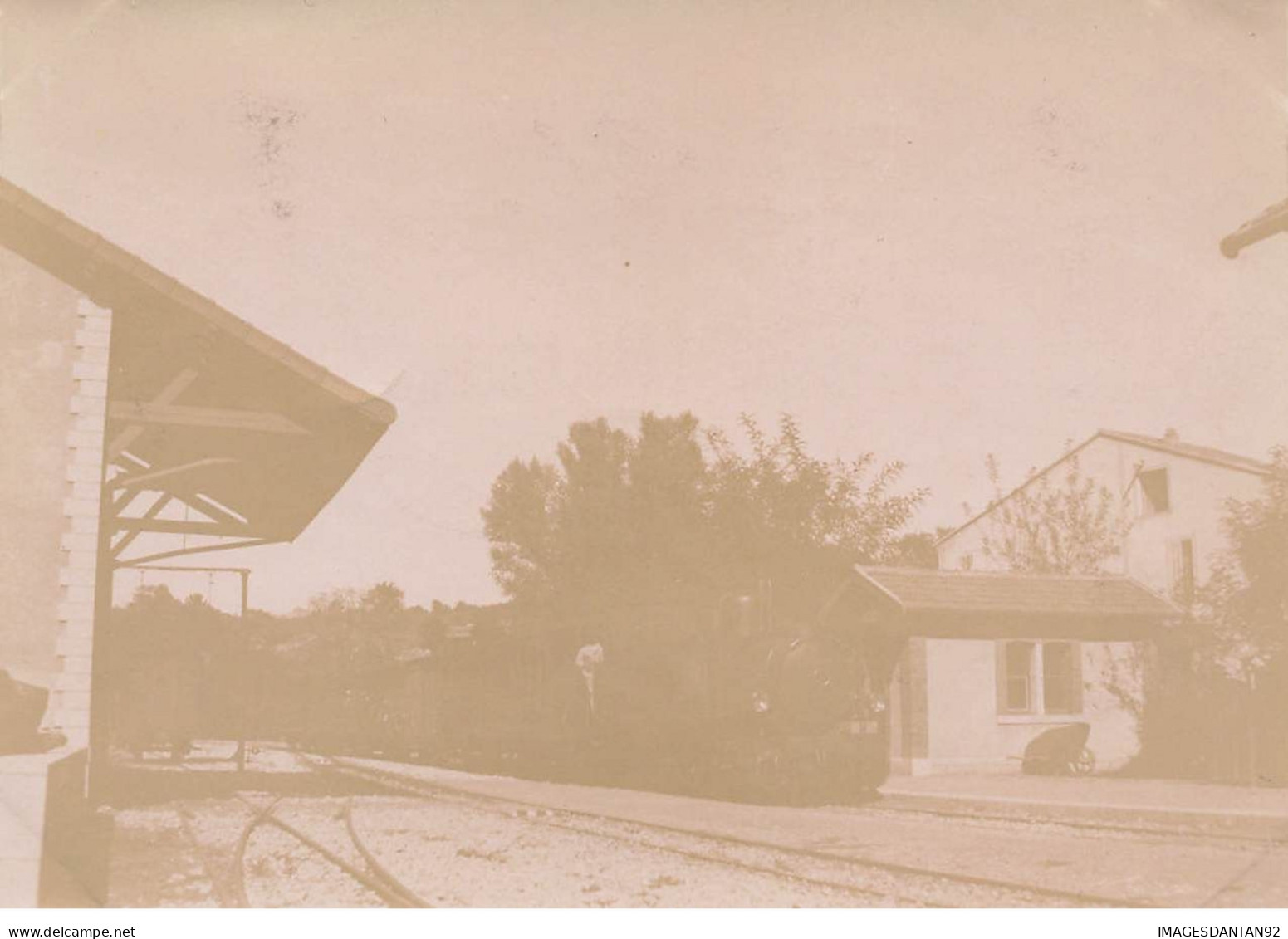 83 SILLANS #27472 PHOTO TRAIN LOCOMOTIVE EN GARE AVANT 1900 - Autres & Non Classés