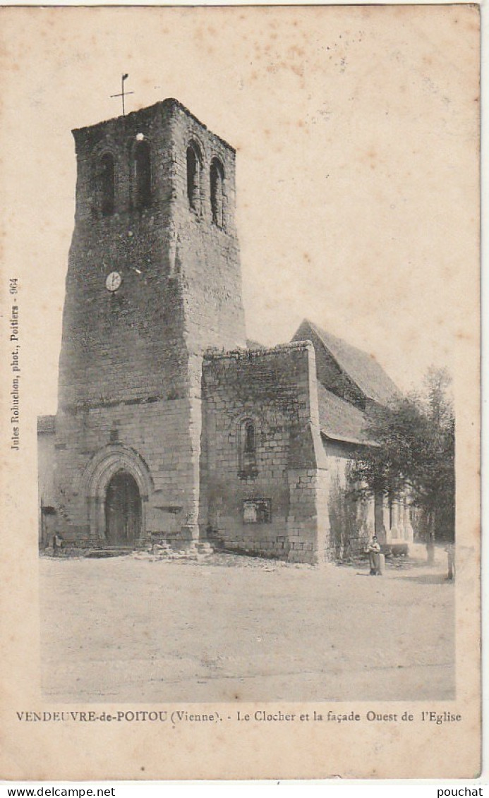 XXX -(86) VENDEUVRE DE POITOU - UN CLOCHER ET LA FACADE OUEST DE L' EGLISE - 2 SCANS - Otros & Sin Clasificación