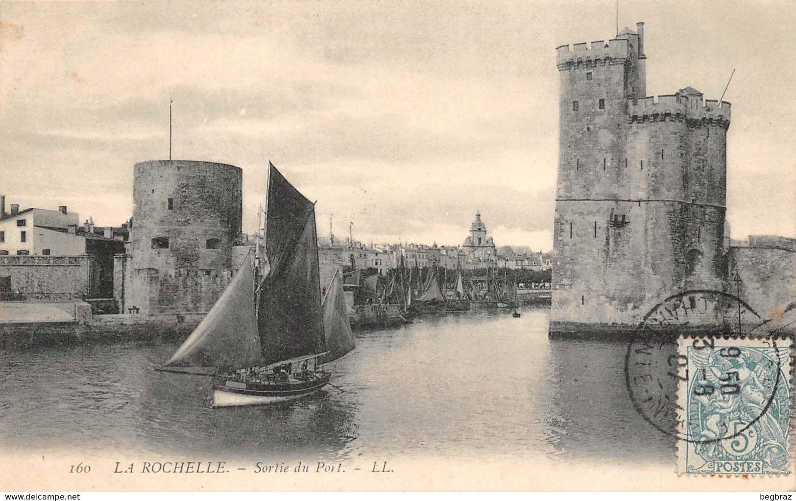 LA ROCHELLE     SORTIE  DU PORT   VOILIER - La Rochelle