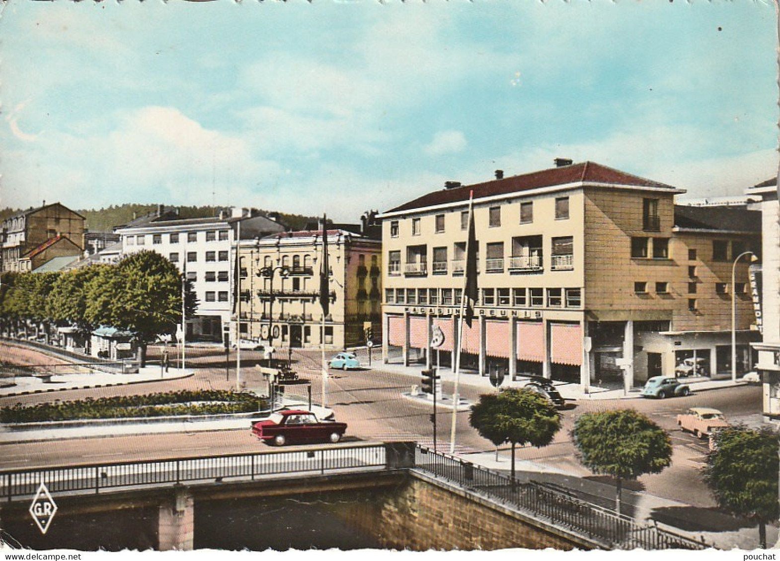 XXX -(88) EPINAL - PLACE DES QUATRE NATIONS - COMMERCE " MAGASINS REUNIS " - 2 SCANS - Epinal