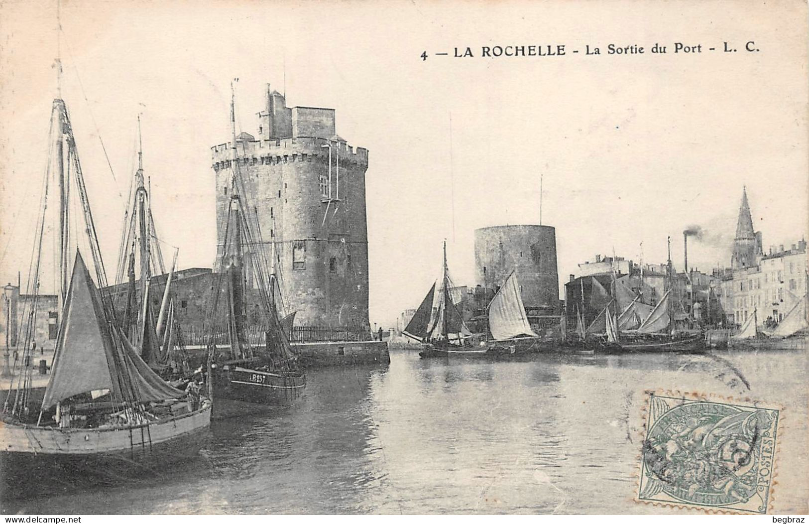 LA ROCHELLE     SORTIE  DU PORT   VOILIER - La Rochelle