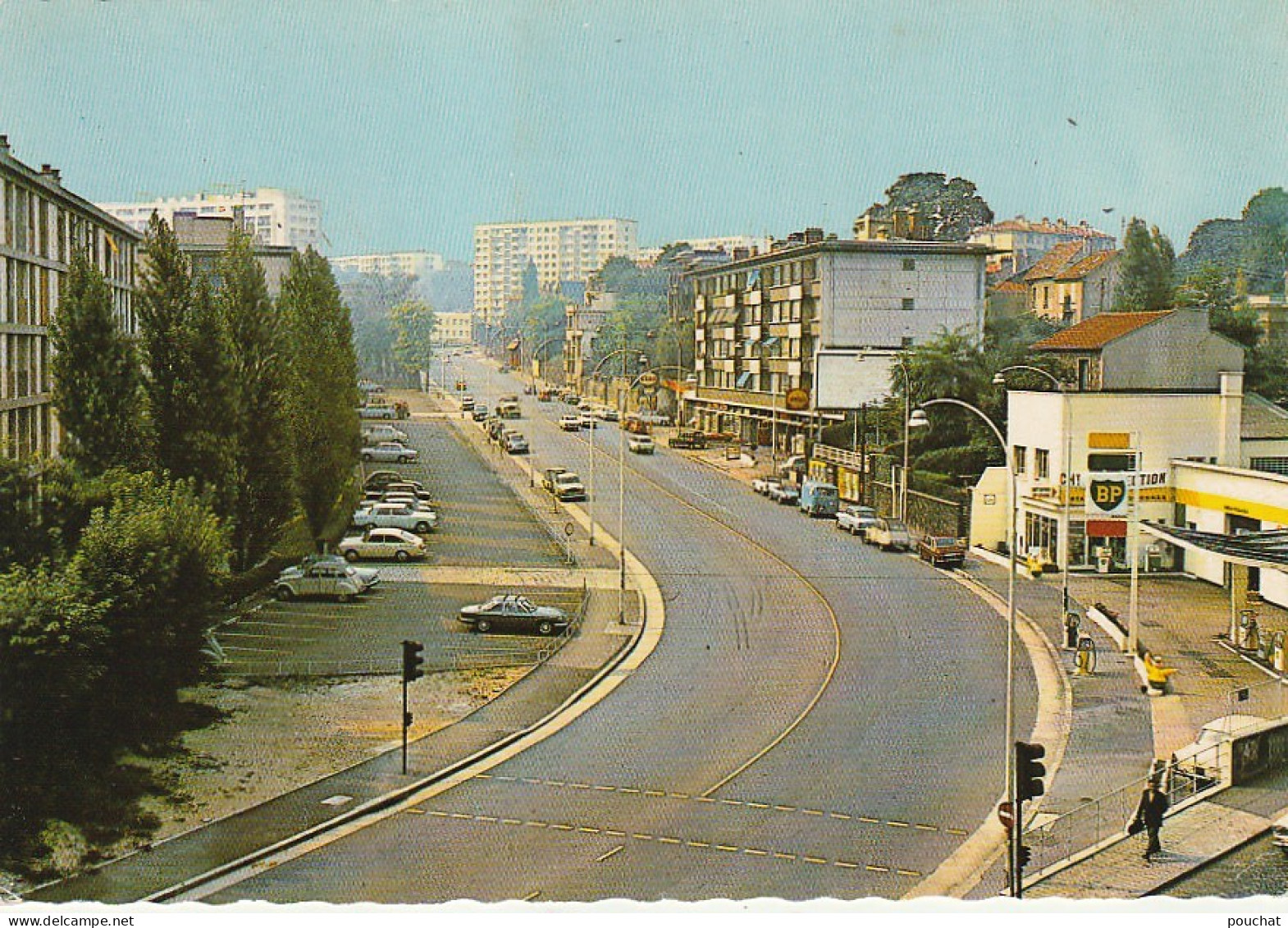 XXX -(92) SURESNES - BOULEVARD HENRI SELLIER - VUE GENERALE - STATION ESSENCE B.P , SHELL  - 2 SCANS - Suresnes