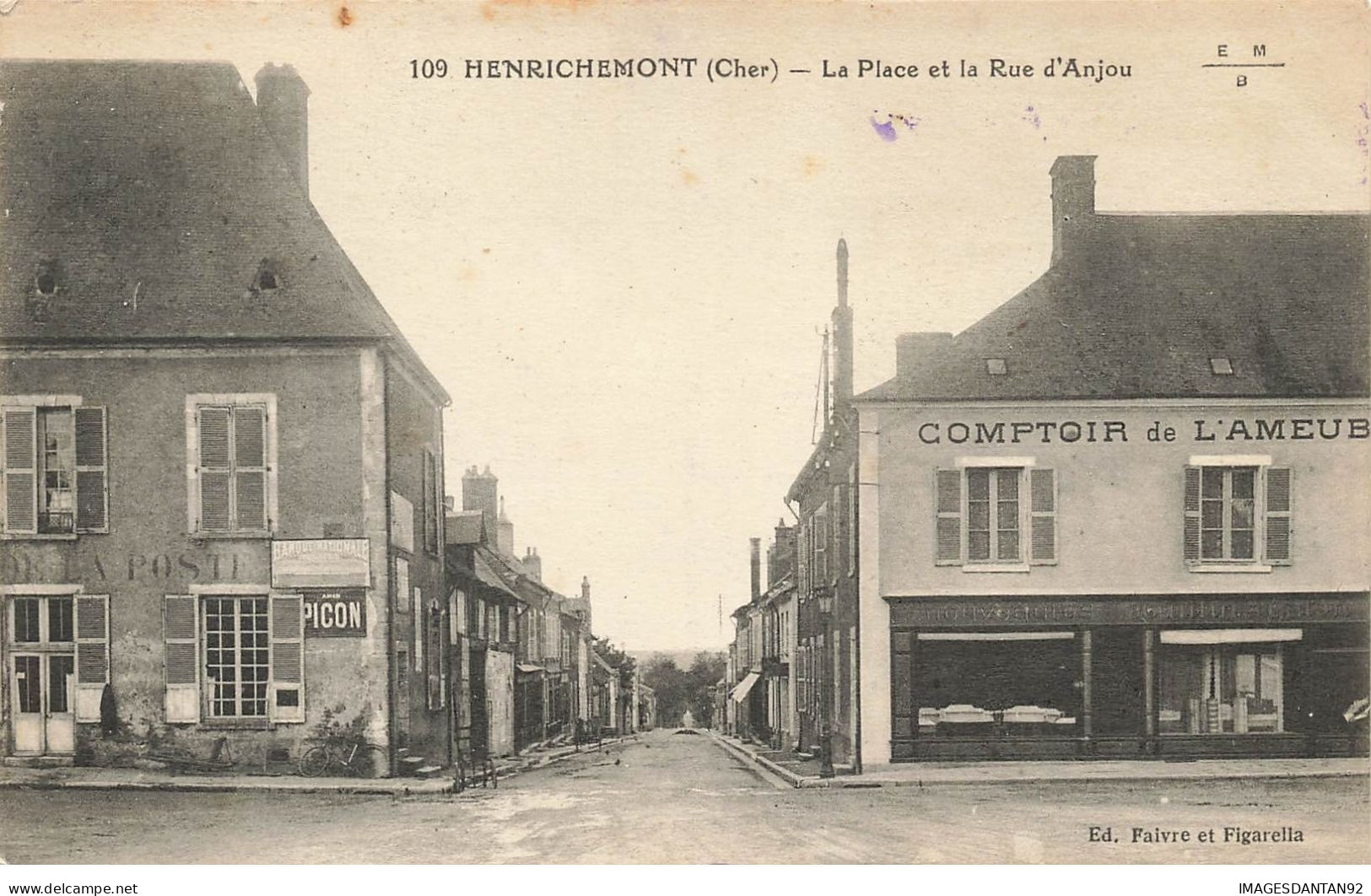 18 HENRICHEMONT #25903 LA PLACE ET LA RUE D ANJOU COMPTOIR CAFE DE LA POSTE - Henrichemont