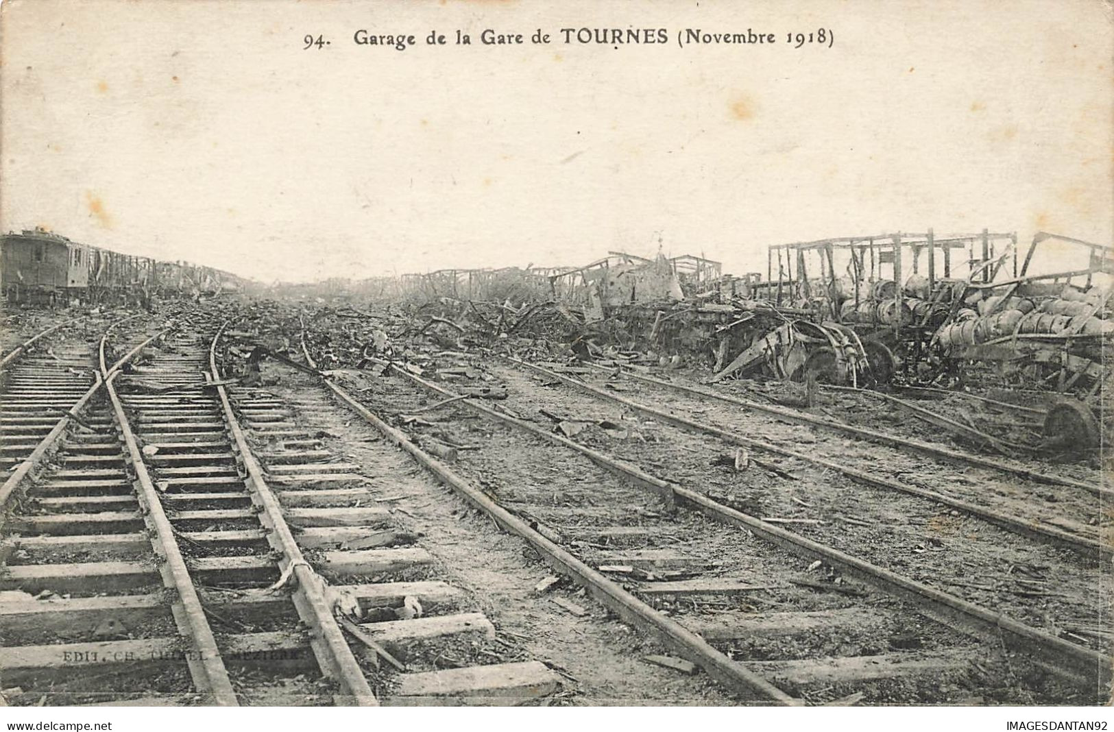 08 TOURNES #25900 LA GARE GARAGE VOIES DE CHEMIN DE FER NOVEMBRE 1918 GUERRE - Otros & Sin Clasificación