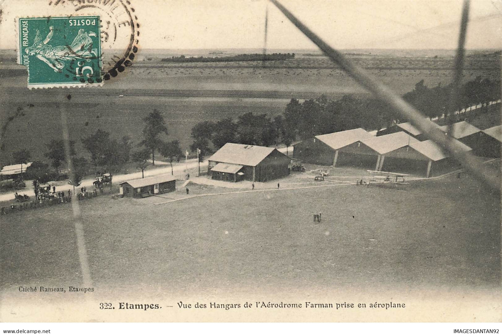 91 ETAMPES #26765 HANGARS AERODROME FARMAN VUE EN AEROPLANE AVIATION - Etampes