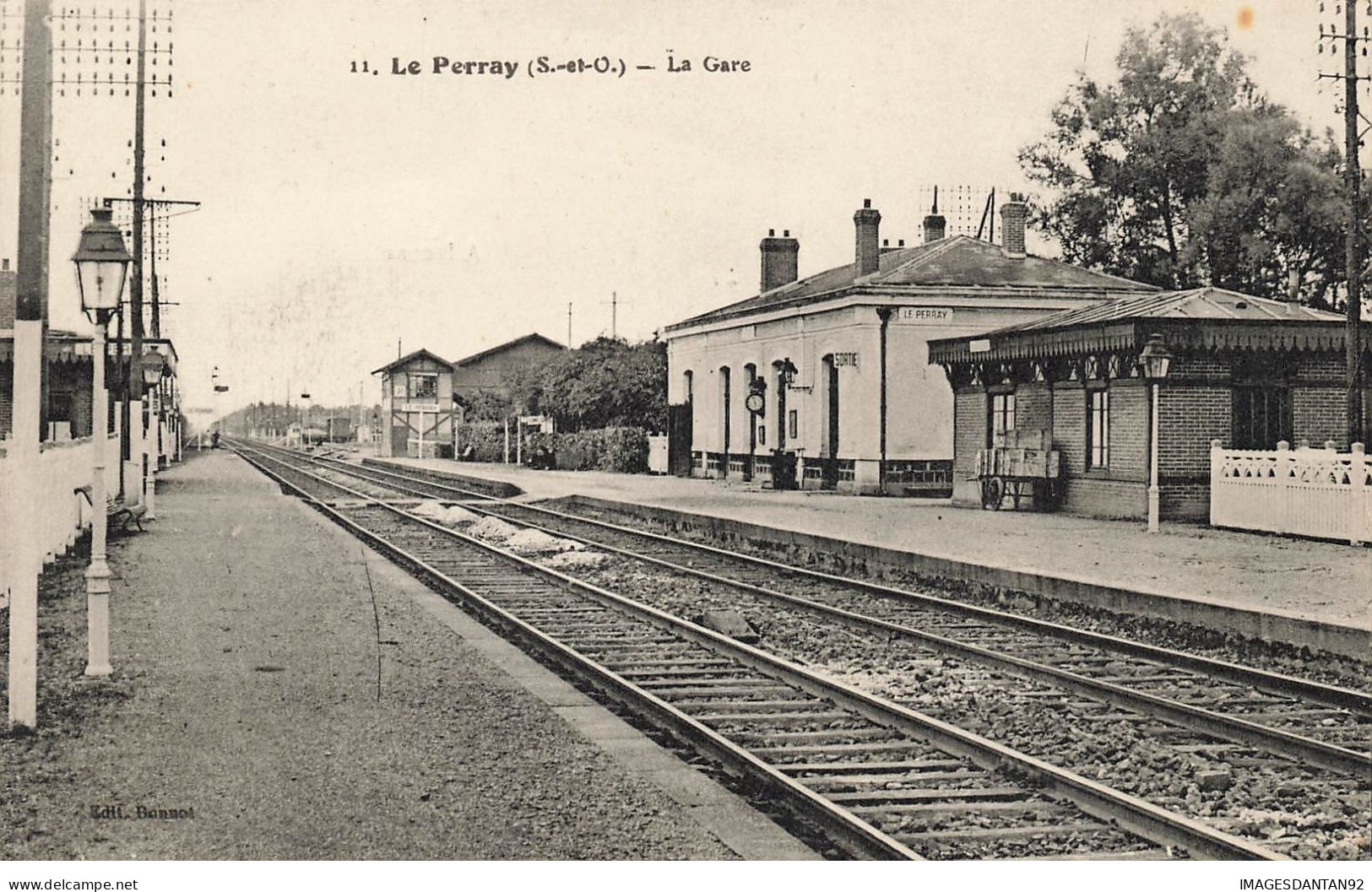 78 LE PERRAY EN YVELINES #23899 GARE QUAIS VOIE FERREE - Le Perray En Yvelines