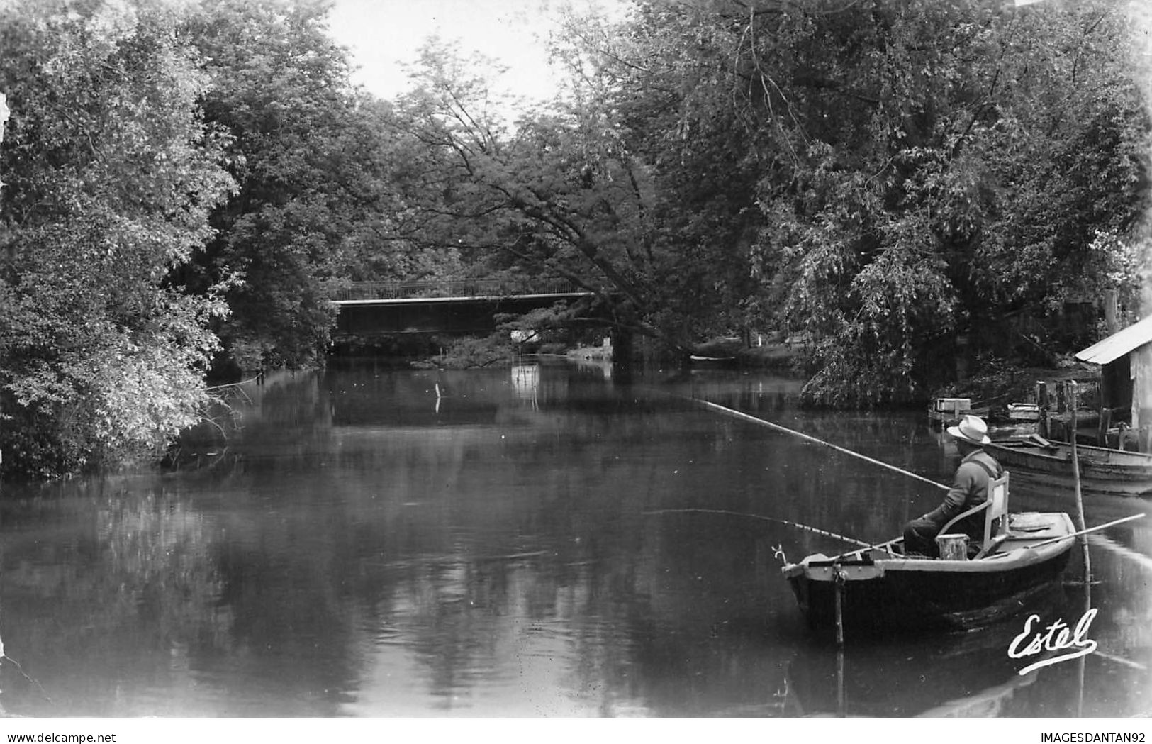 91 BALLANCOURT #24488 BORDS DE L ESSONNE AU PONT BOUCHET PECHE PECHEUR BARQUE - Ballancourt Sur Essonne