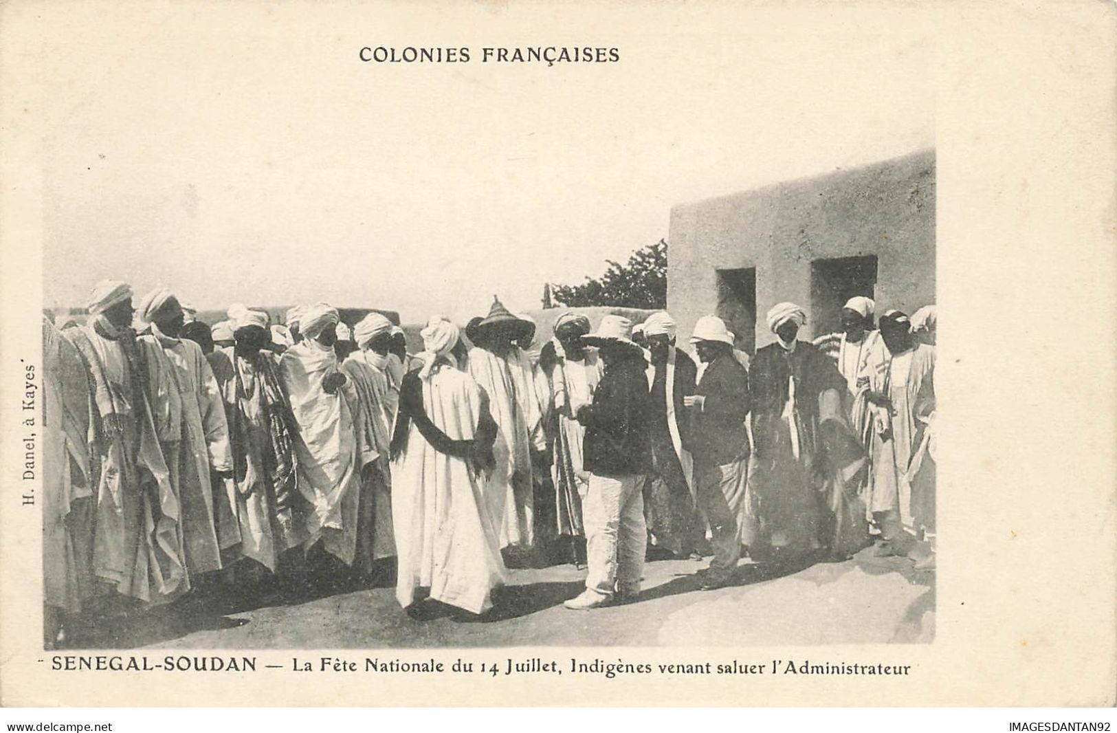 SENEGAL #27869 SOUDAN FETE NATIONALE DU 14 JUILLET INDIGENES VENANT SALUER L ADMINISTRATEUR - Senegal