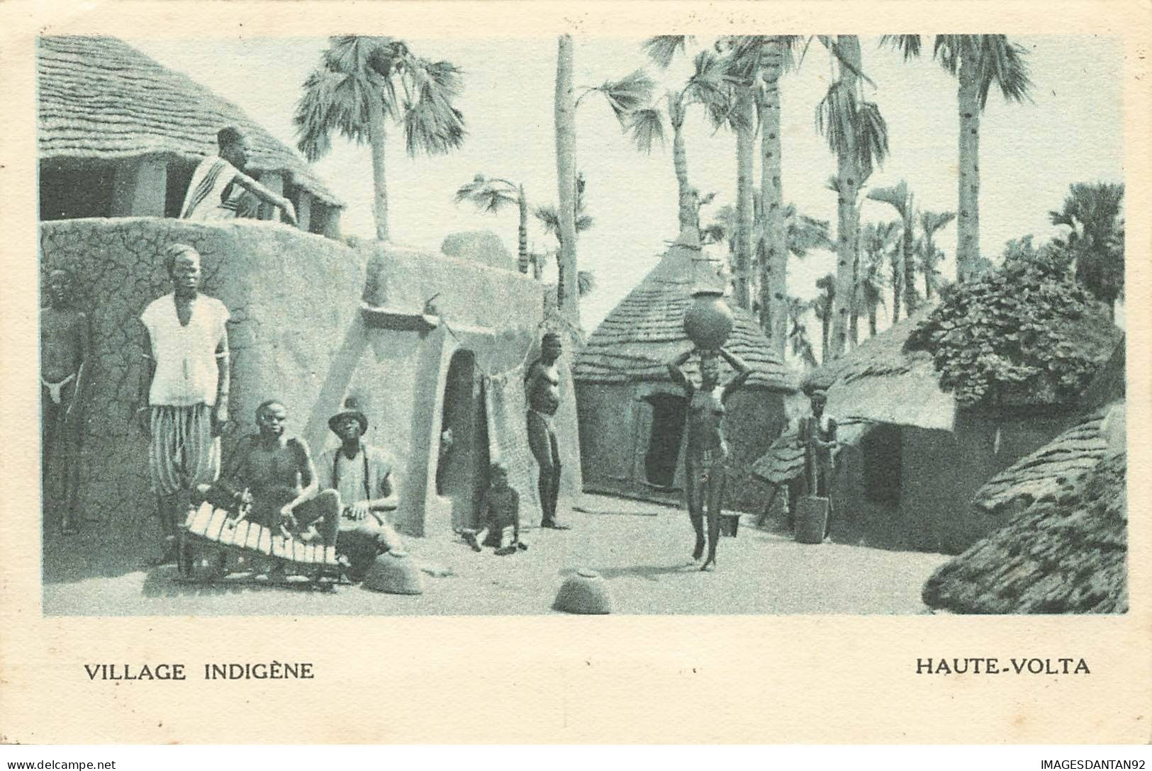 AFRIQUE OCCIDENTALE FRANCAISE #27802 VILLAGE INDIGENE FEMME SEINS NUS EXPOSITION COLONAILE 1931 - Unclassified