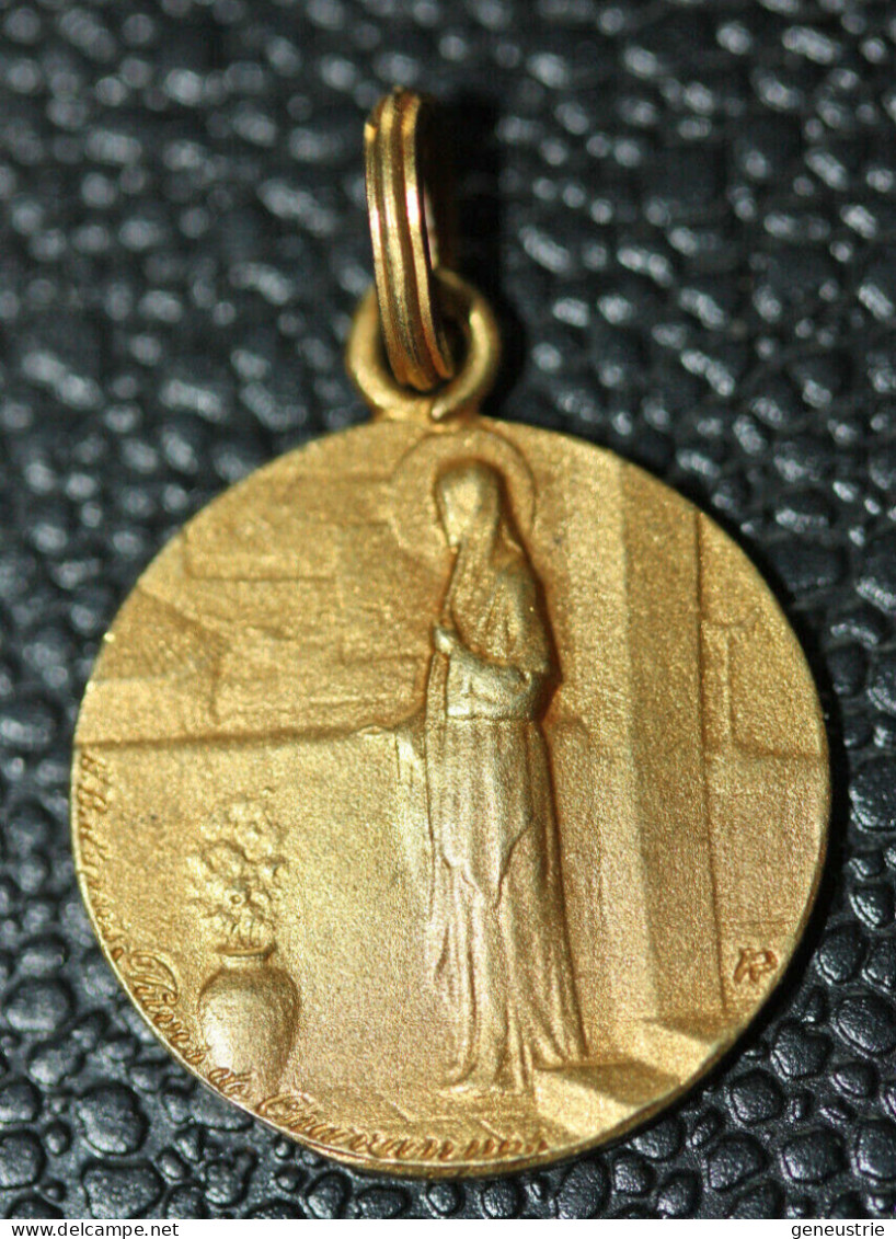 Pendentif Médaille Religieuse Début XXe "Sainte Geneviève Veillant Sur Paris" D'après Puvis De Chavannes - Religion &  Esoterik