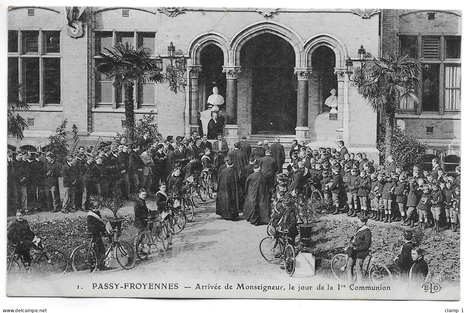 CPA BELGIQUE (TOURNAI RAMEGNIES ) (PENSIONNAT De ) ** PASSY FROYENNES ARRIVEE DE MONSEIGNEUR JOUR DE 1ère COMMUNION   ** - Tournai