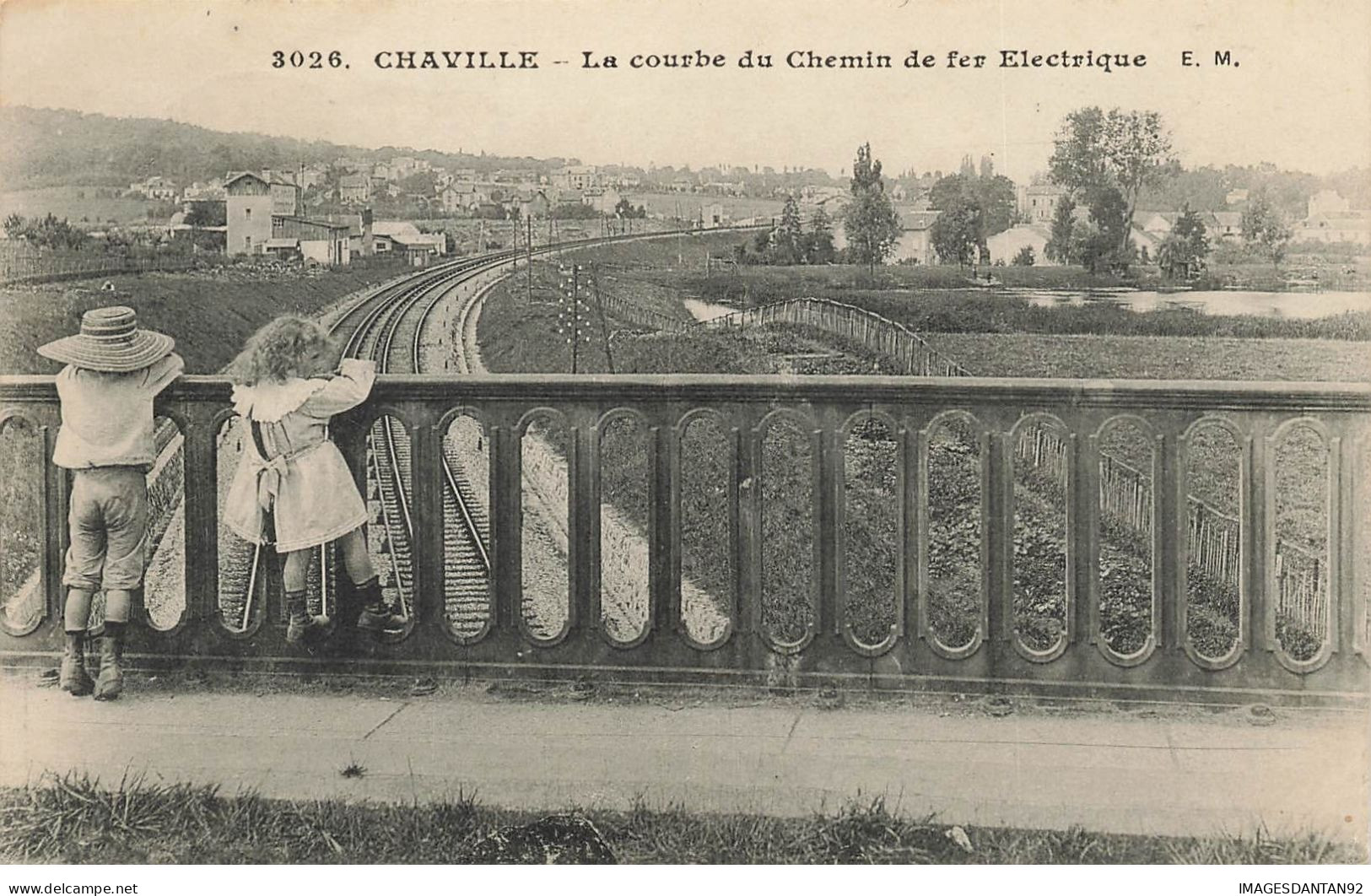 92 CHAVILLE #28323 CHEMIN DE FER ELECTRIQUE PONT PASSERELLE ENFANTS - Chaville