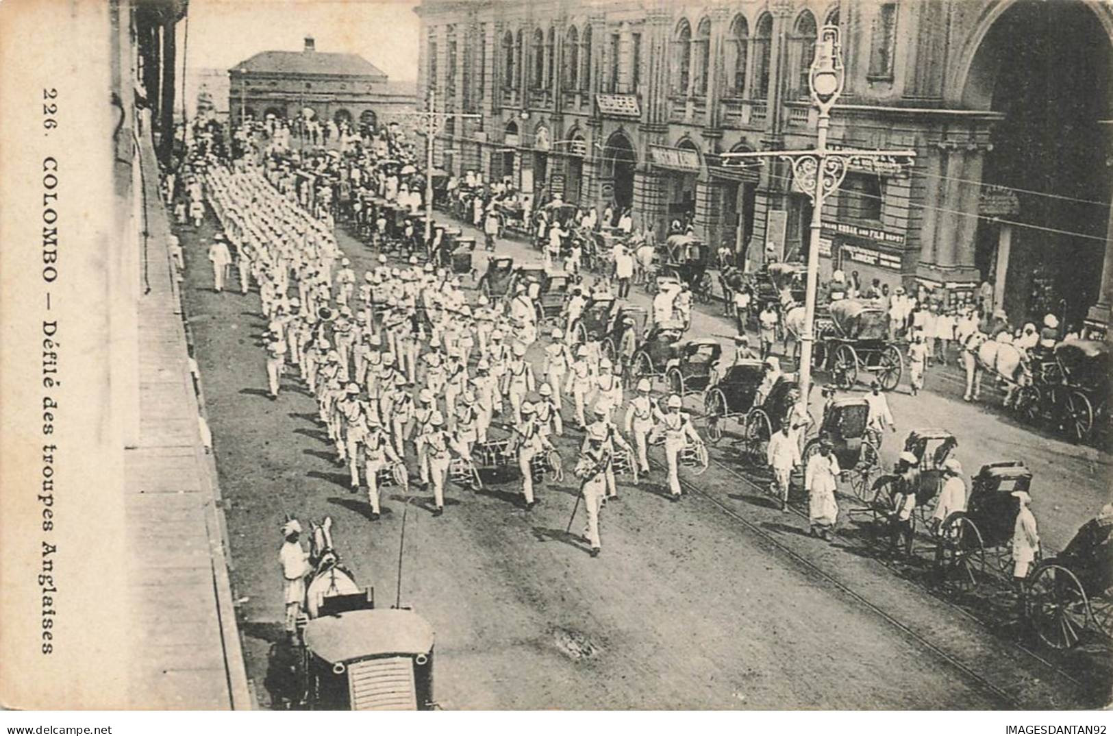 SRI LANKA CEYLON CEYLAN #32673 COLOMBO DEFILE DES TROUPES ANGLAISES - Sri Lanka (Ceylon)