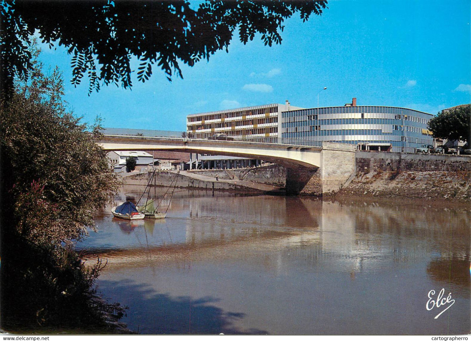 Navigation Sailing Vessels & Boats Themed Postcard Gironde Libourne Bridge Boat - Sailing Vessels