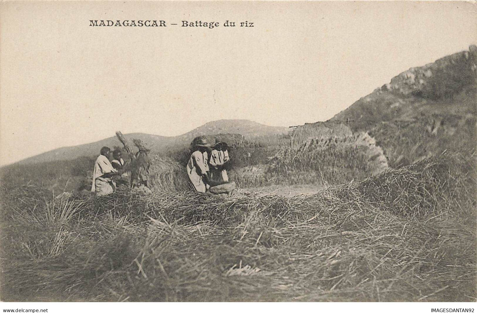 MADAGASCAR #27918 BATTAGE DU RIZ - Madagaskar