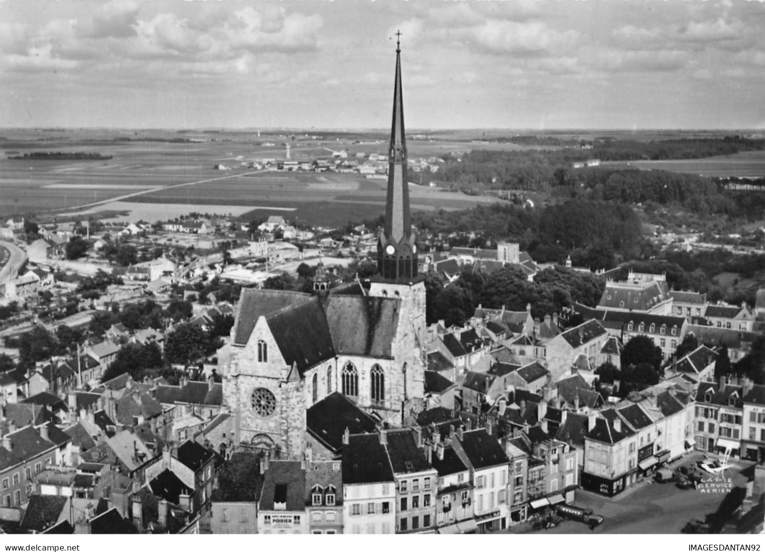 45 PITHIVIERS #MK33795 EN AVION AU DESSUS DE PITHIVIERS PLACE DU MARTROI L EGLISE - Pithiviers