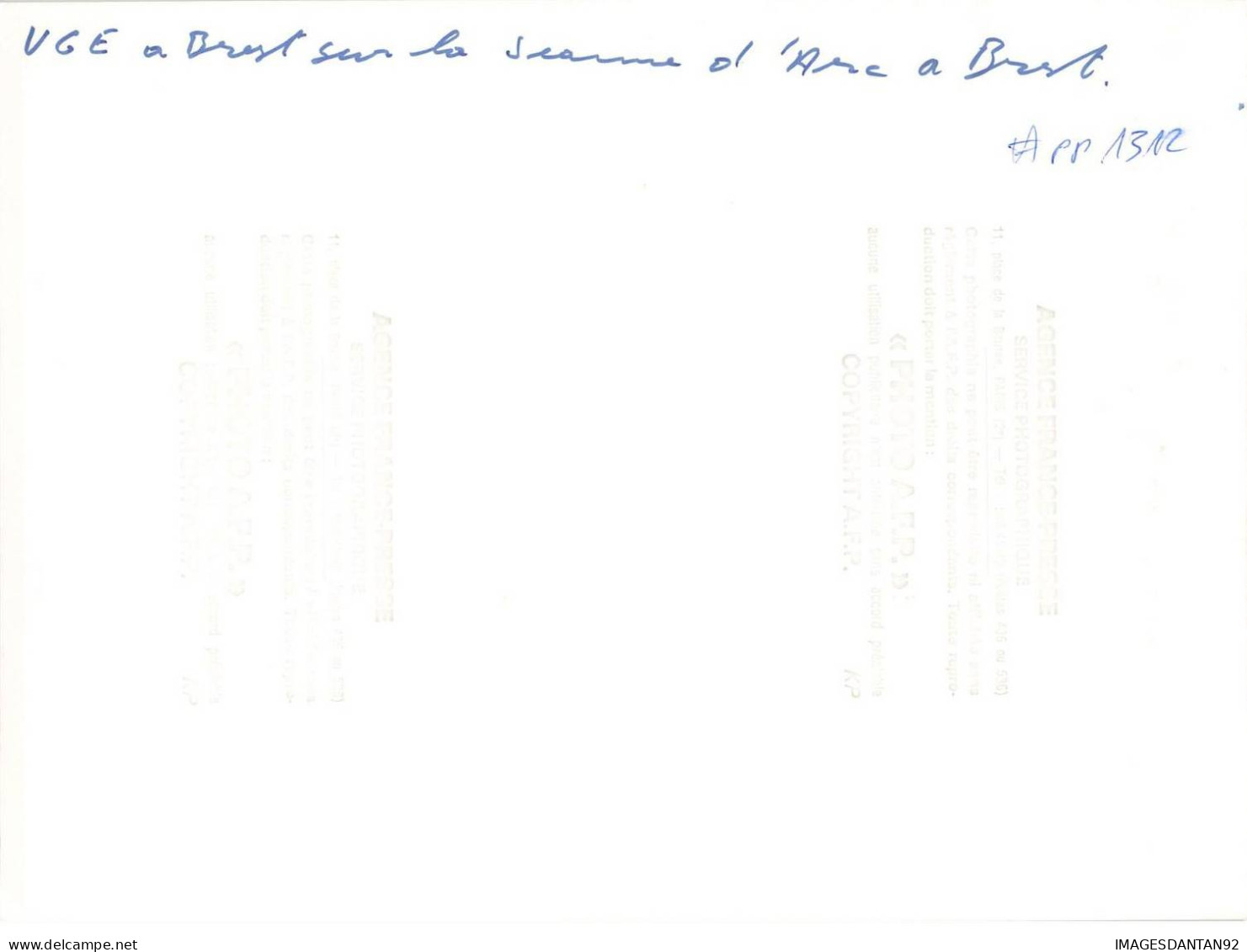 JEANNE D ARC #PP1312 LE PRESIDENT VALERY GISCARD D ESTAING SUR LE BATEAU CROISEUR JEANNE D ARC A BREST 29 EN 1977 - Schiffe