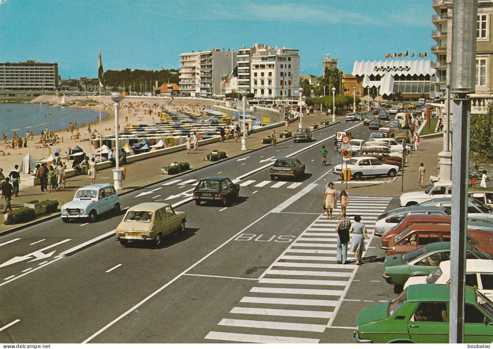 LES SABLES D'OLONNE - LE CASINO ET LE REMBLAI - Sables D'Olonne