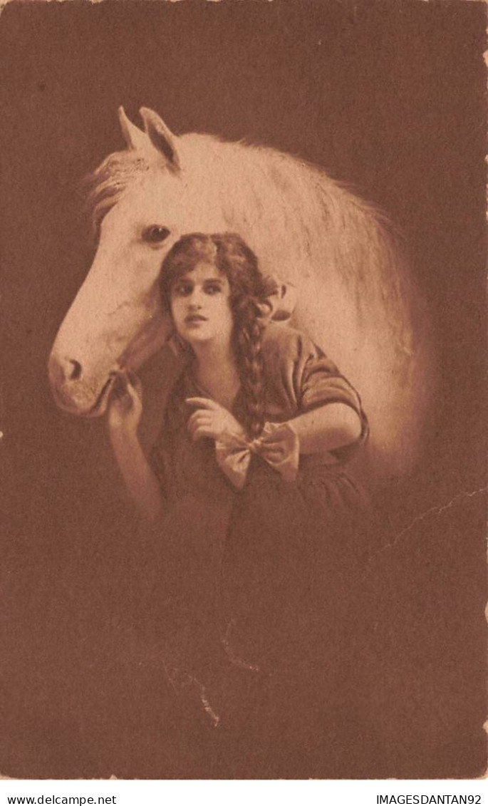 CHEVAUX #MK34338  FEMME ET CHEVAL HORSE BLANC PORTRAIT PAR ILLUSTRATEUR - Chevaux