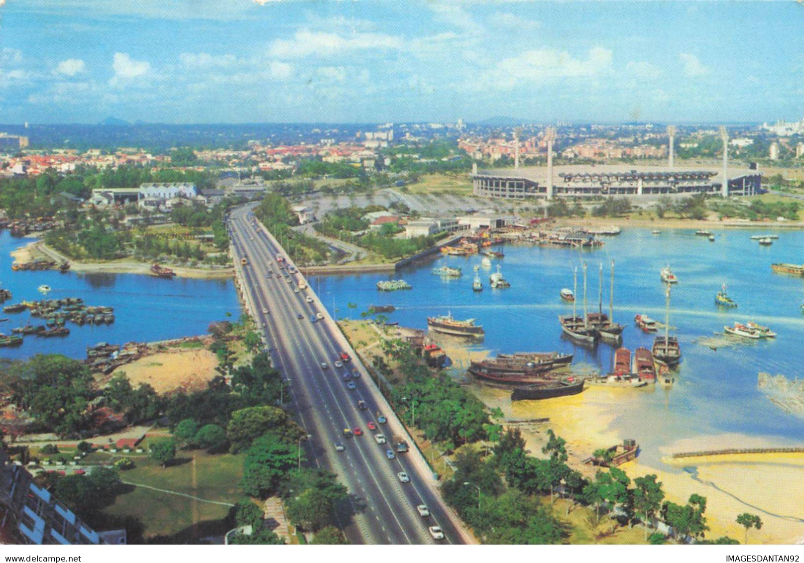 SINGAPOUR #MK34307 MERDEKA BRIDGE SINGAPORE THE NATIONAL STADIUM ON RIGHT - Singapore