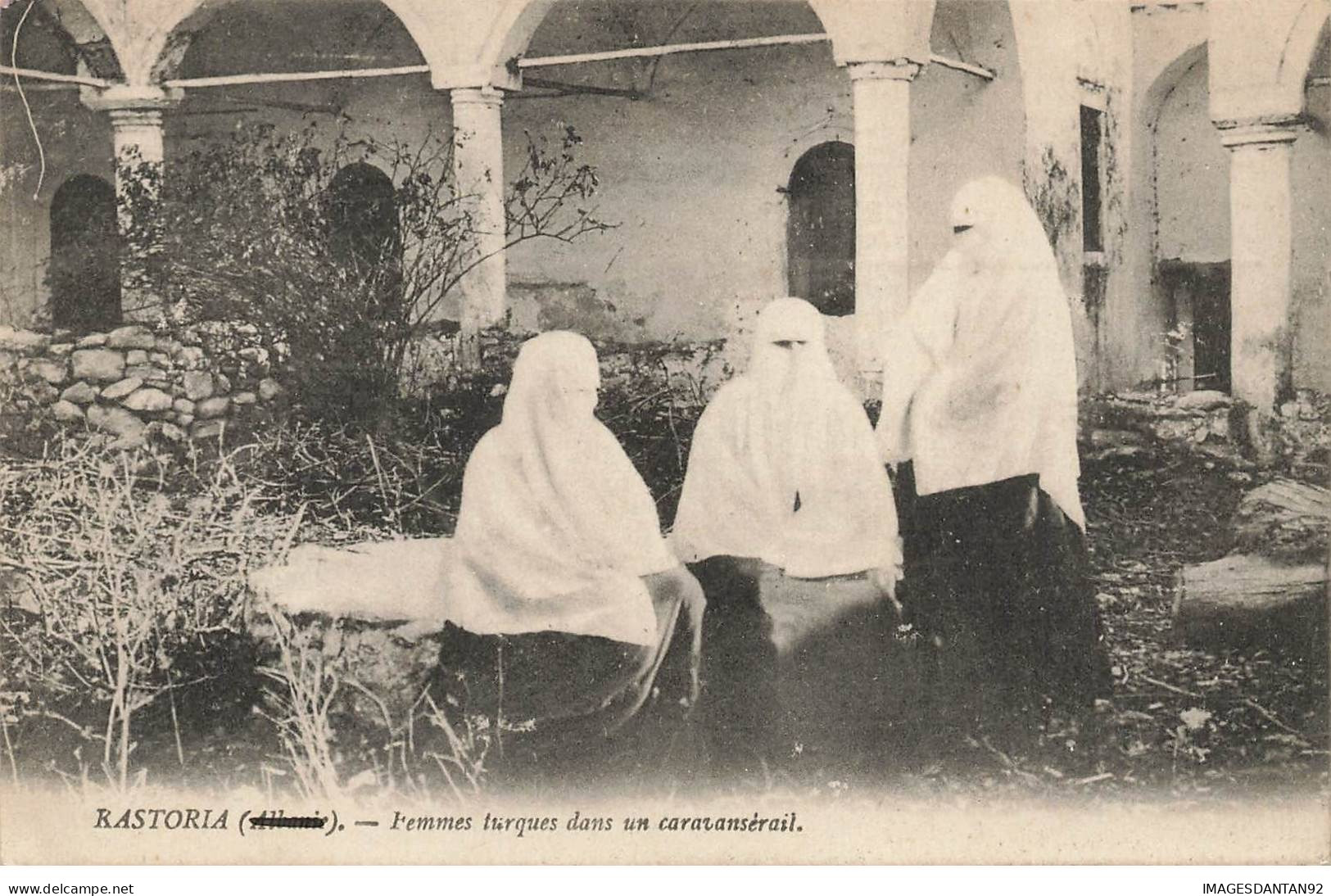 ALBANIE RASTORIA #AS30366 FEMMES TURQUES DANS UN CARAVANSERAIL - Albanië