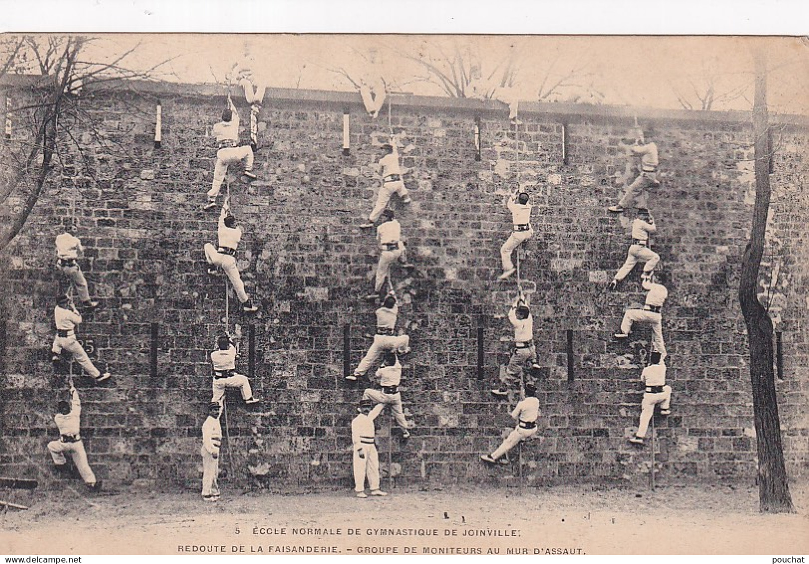 XXX Nw -(94) ECOLE NORMALE DE GYMNASTIQUE DE JOINVILLE - REDOUTE DE LA FAISANDERIE - GROUPE DE MONITEURS AU MUR D'ASSAUT - Other & Unclassified