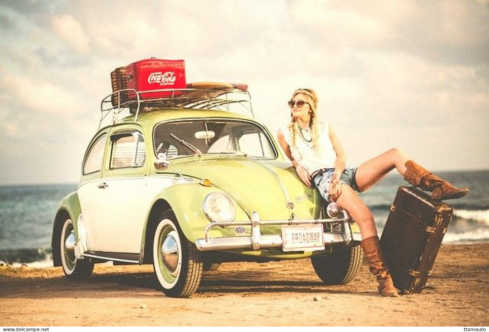 Volkswagen Coccinelle With Coca-Cola Advertising On Beach  - 15x10cms PHOTO - Voitures De Tourisme