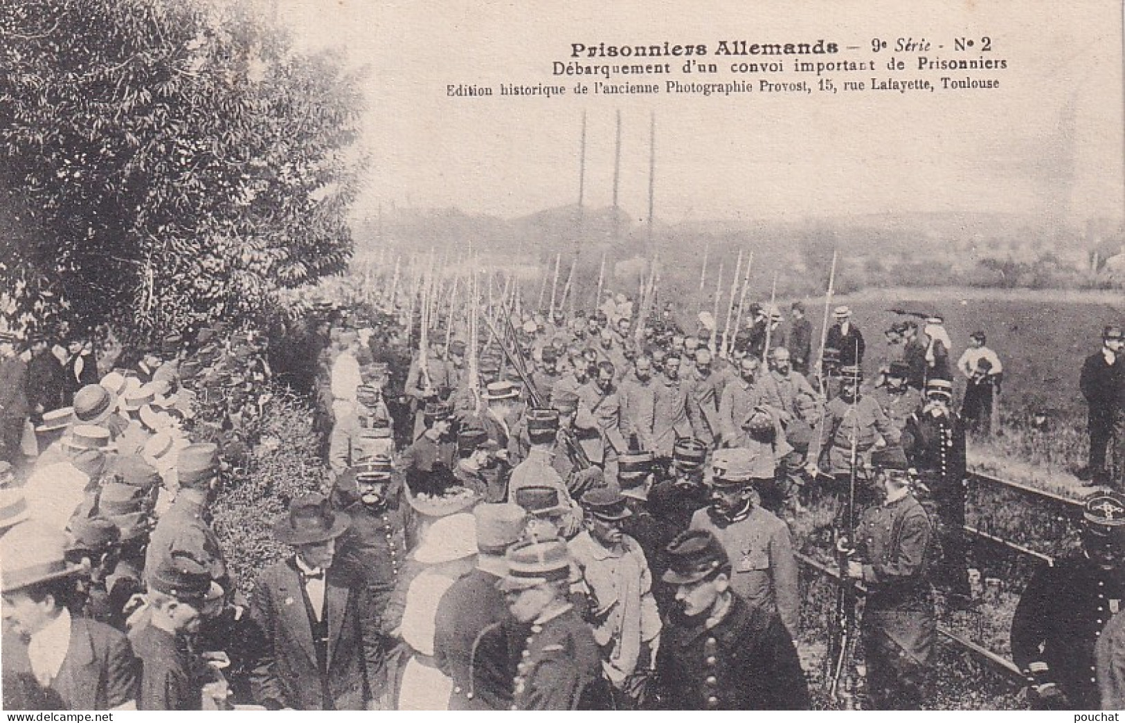 XXX Nw- GUERRE 1914 - PRISONNIERS ALLEMANDS  - DEBARQUEMENT D'UN CONVOI IMPORTANT DE PRISONNIERS - N°2 - Guerre 1914-18