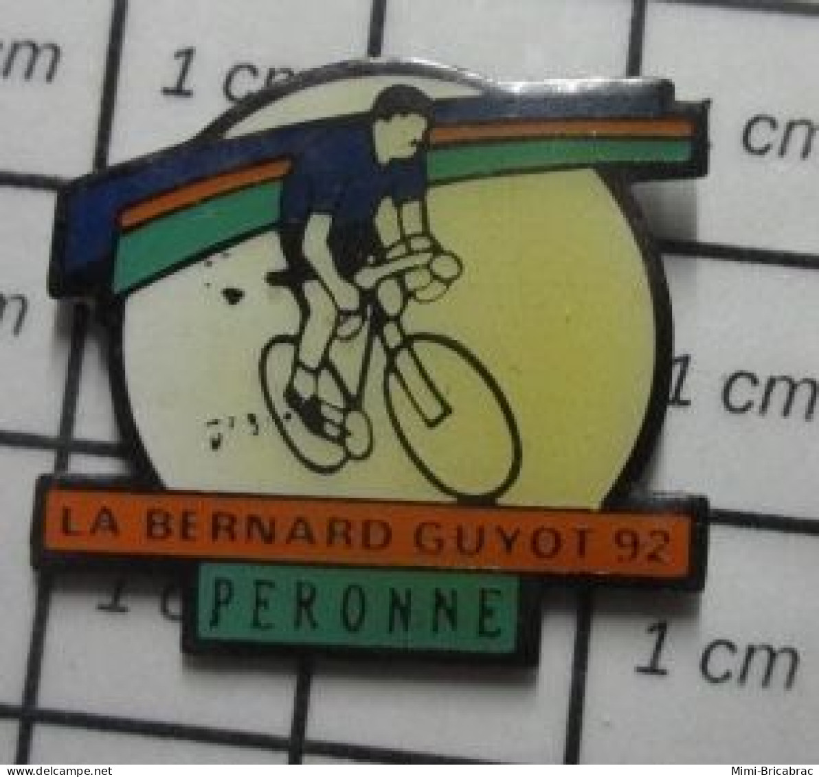 3517  Pin's Pins / Beau Et Rare / SPORTS / CYCLISME COURSE LA BERNARD GUYOT 92 PERONNE - Radsport